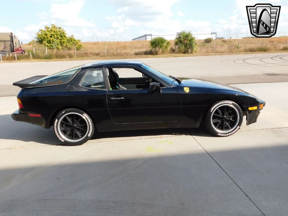 1984 Porsche 944 - Image 4 of 12