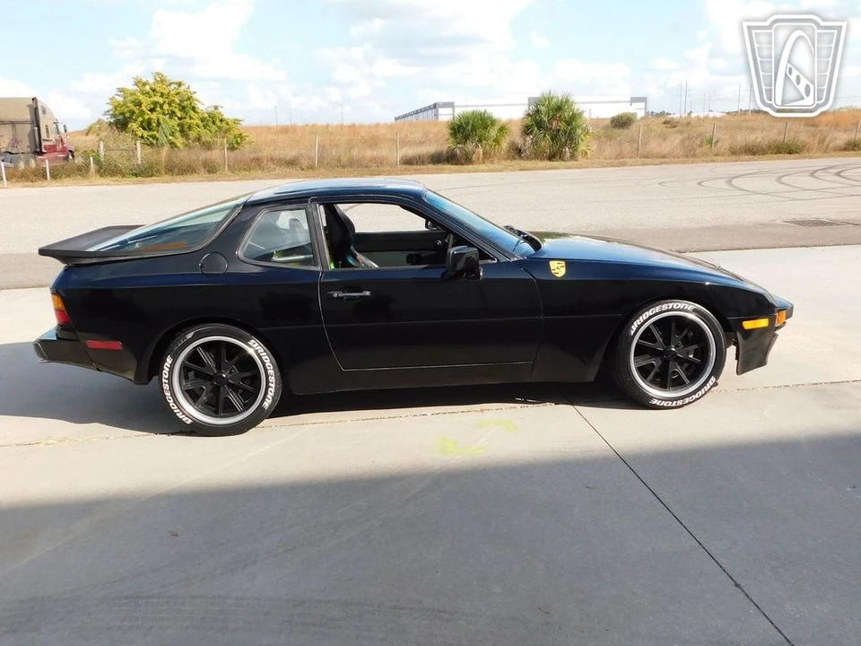 1984 Porsche 944 - Image 4 of 12