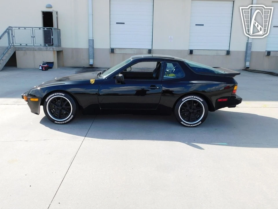 1984 Porsche 944 - Image 6 of 12
