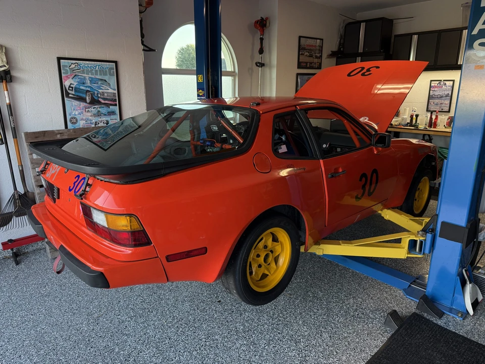 1984 Porsche 944 - Image 28 of 31