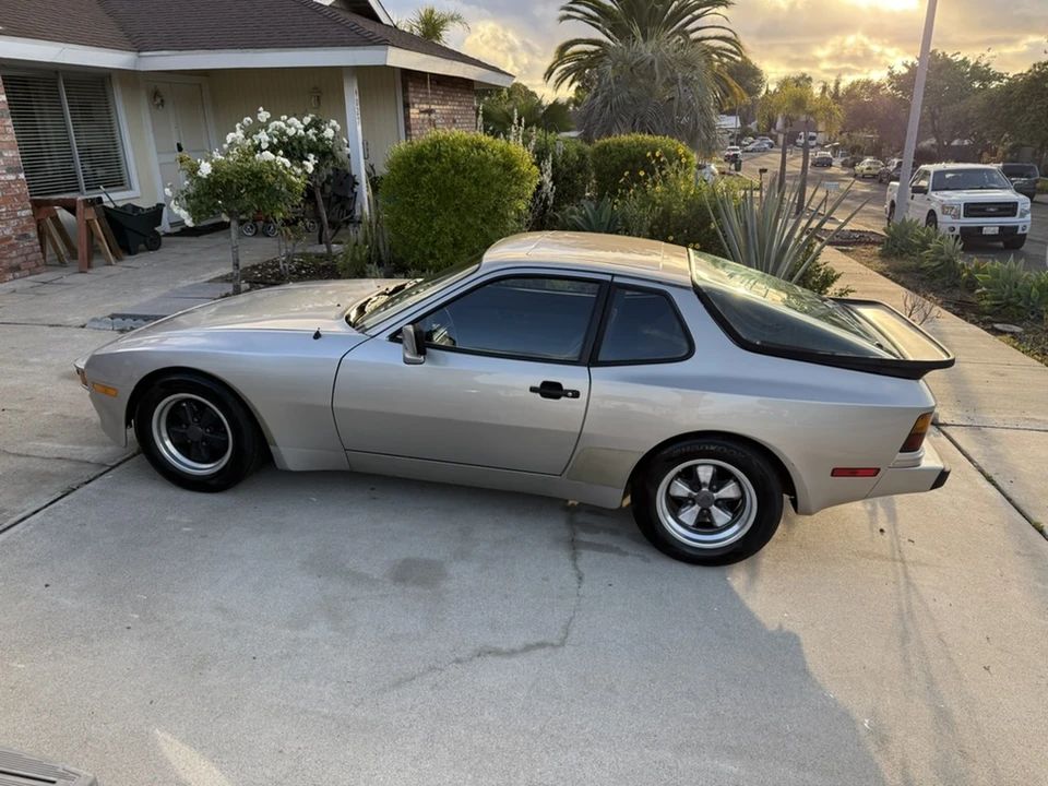 1984 Porsche 944 - Image 17 of 31