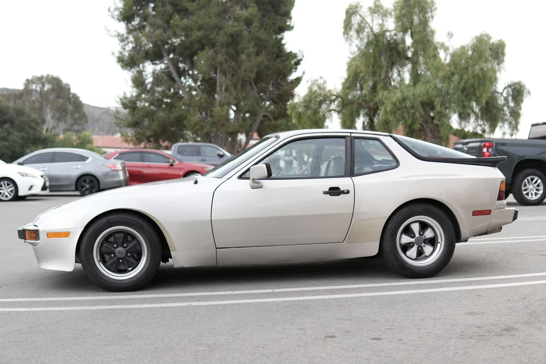 1984 Porsche 944 - Image 4 of 31