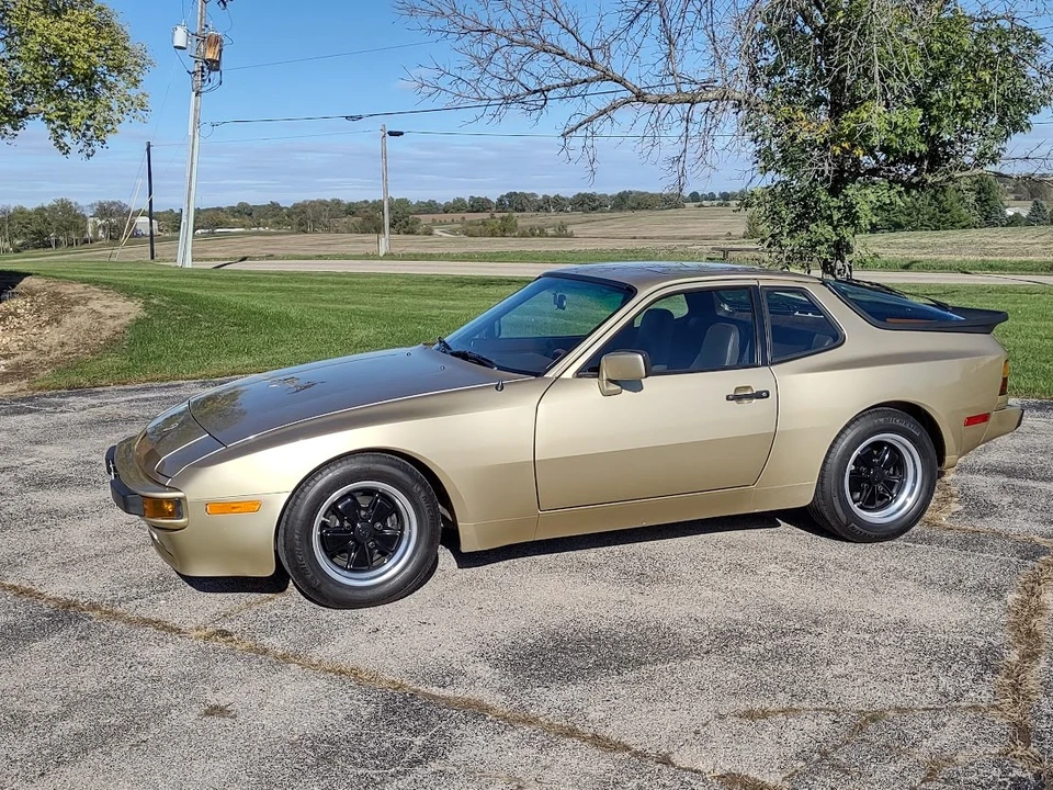 1984 Porsche 944 - Image 28 of 31