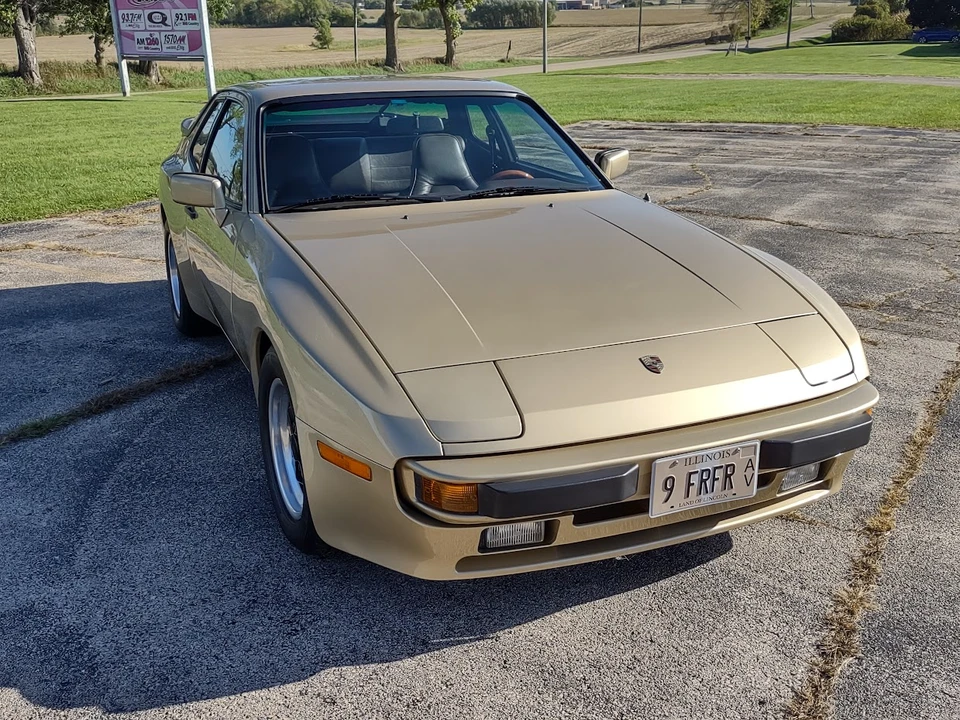 1984 Porsche 944 - Image 11 of 31
