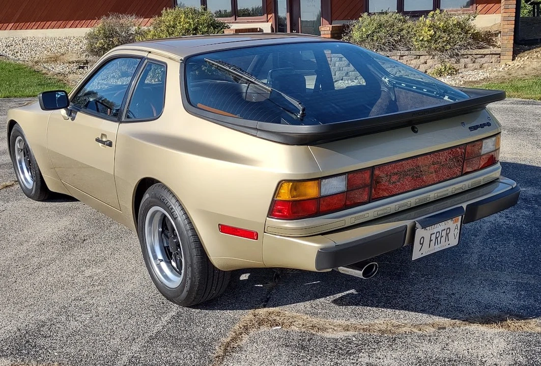 1984 Porsche 944 - Image 25 of 31