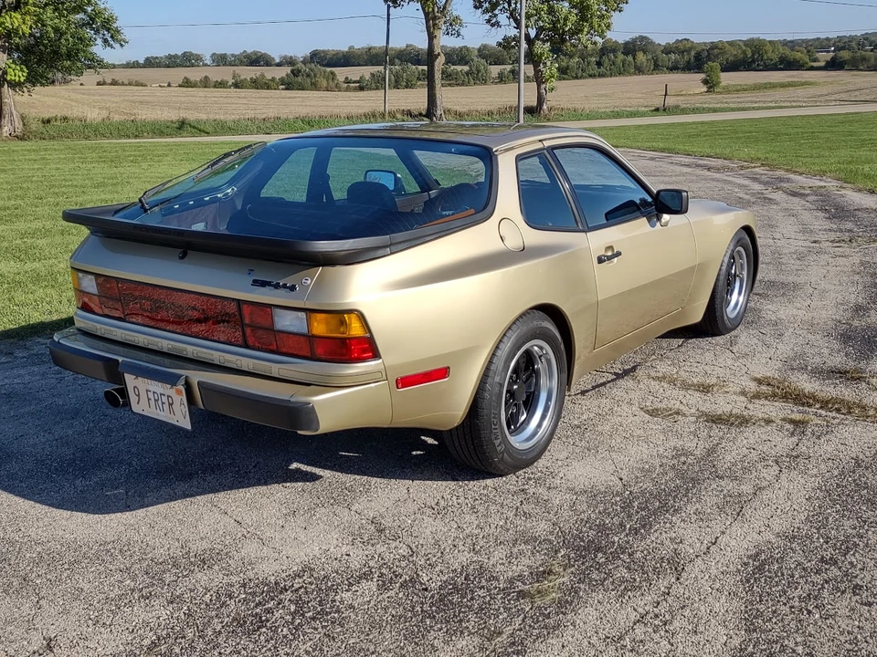 1984 Porsche 944 - Image 19 of 31