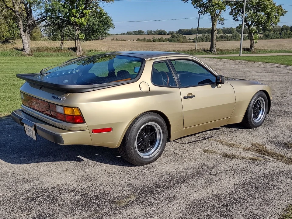 1984 Porsche 944 - Image 18 of 31