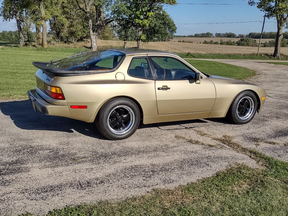 1984 Porsche 944 - Image 16 of 31