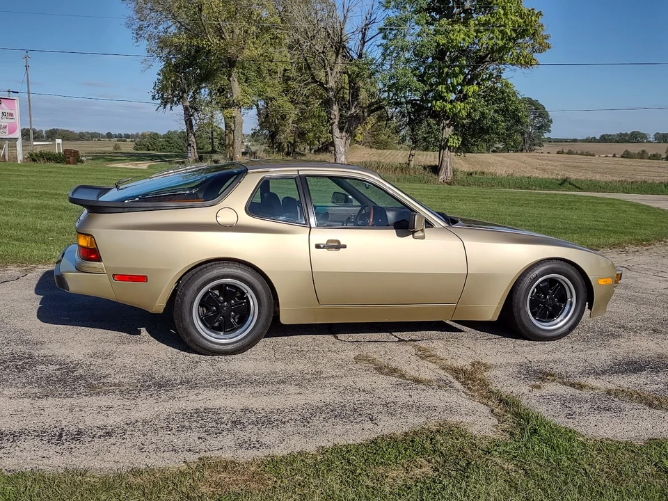 1984 Porsche 944 - Image 15 of 31