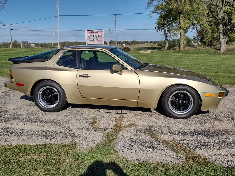 1984 Porsche 944 - Image 14 of 31