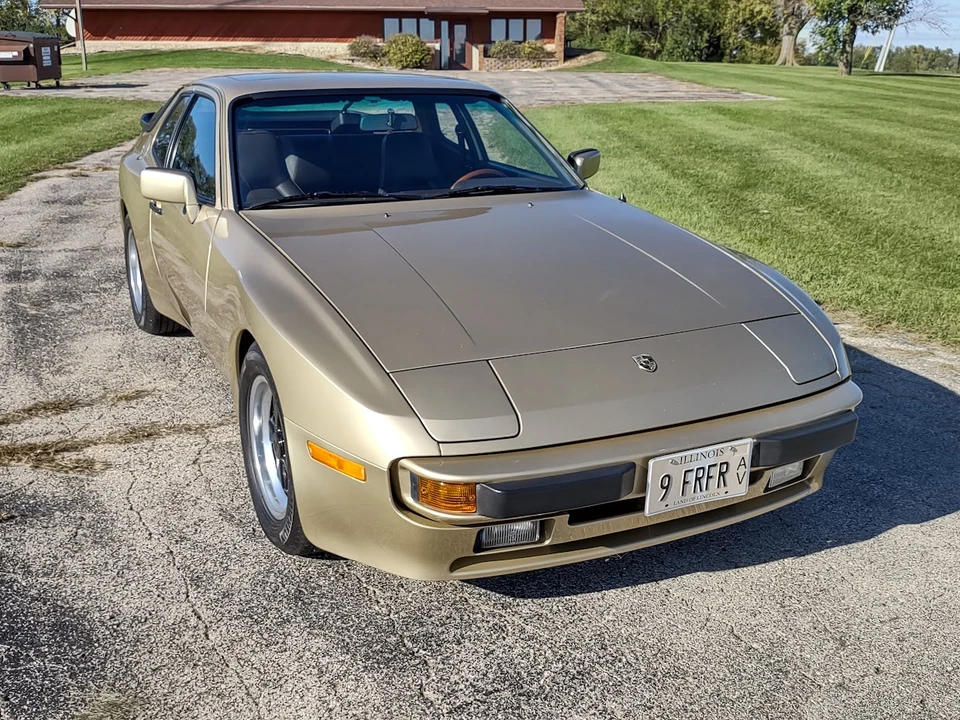 1984 Porsche 944 - Image 10 of 31