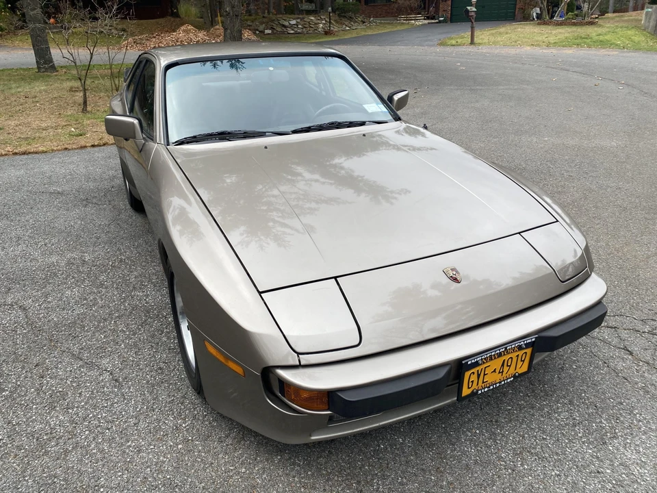 1984 Porsche 944 - Image 10 of 31
