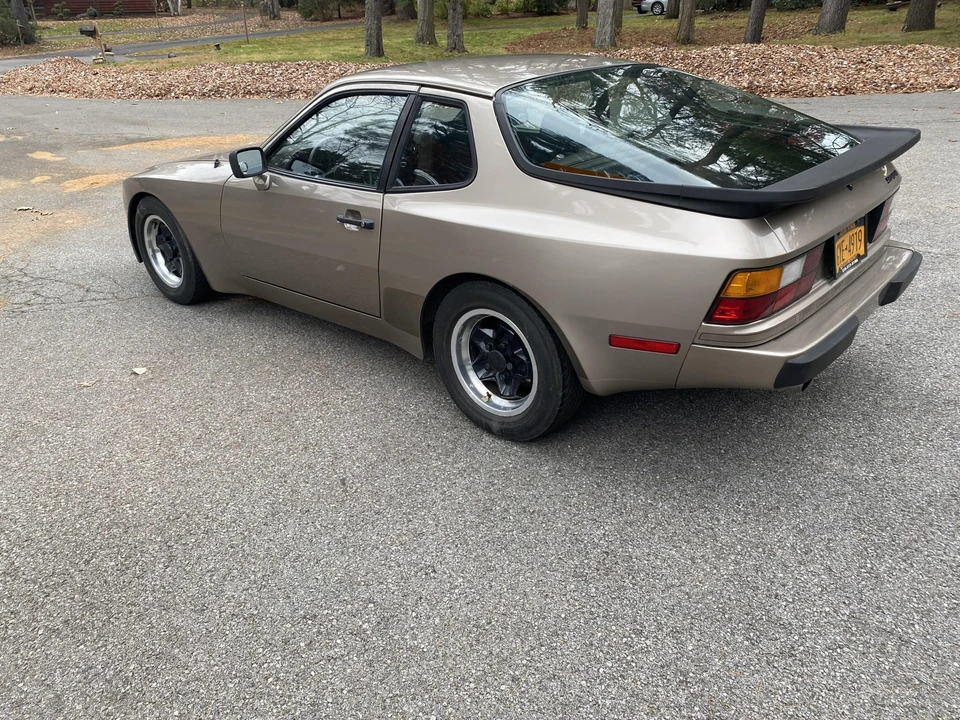 1984 Porsche 944 - Image 29 of 31