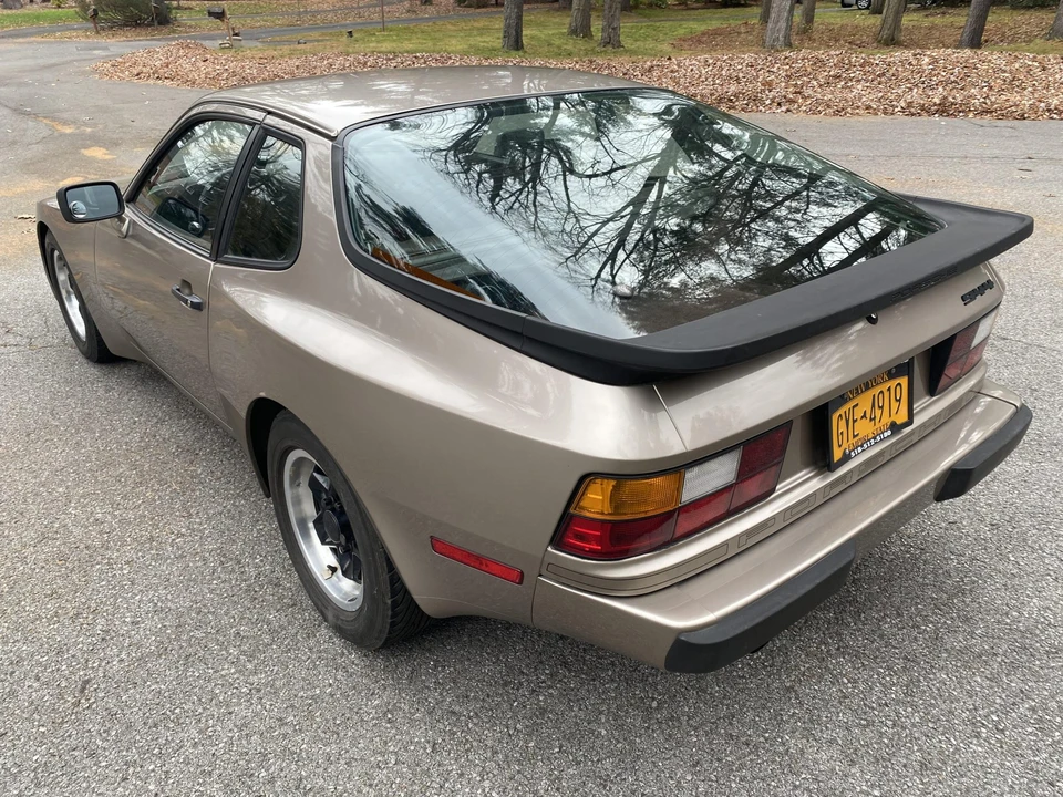 1984 Porsche 944 - Image 28 of 31