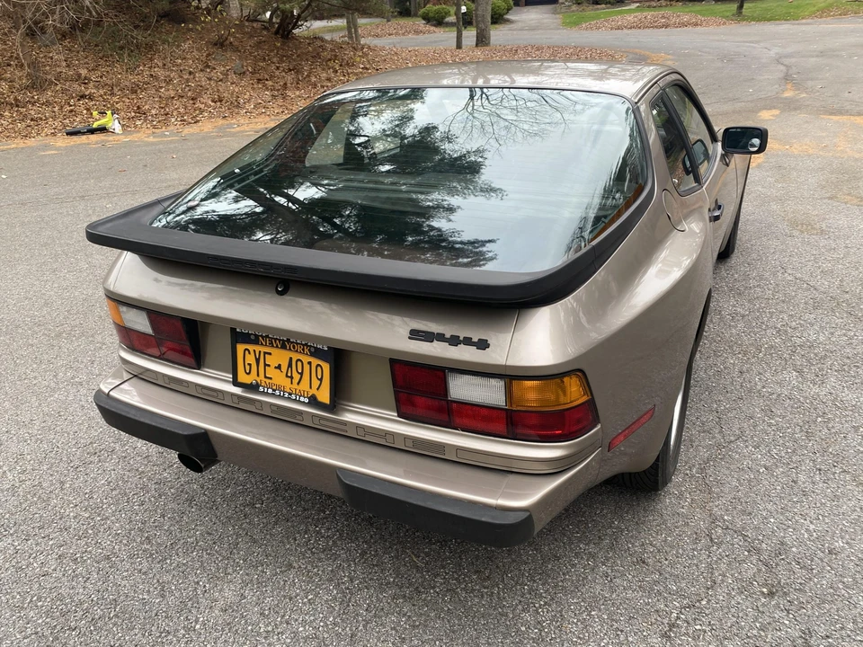 1984 Porsche 944 - Image 23 of 31