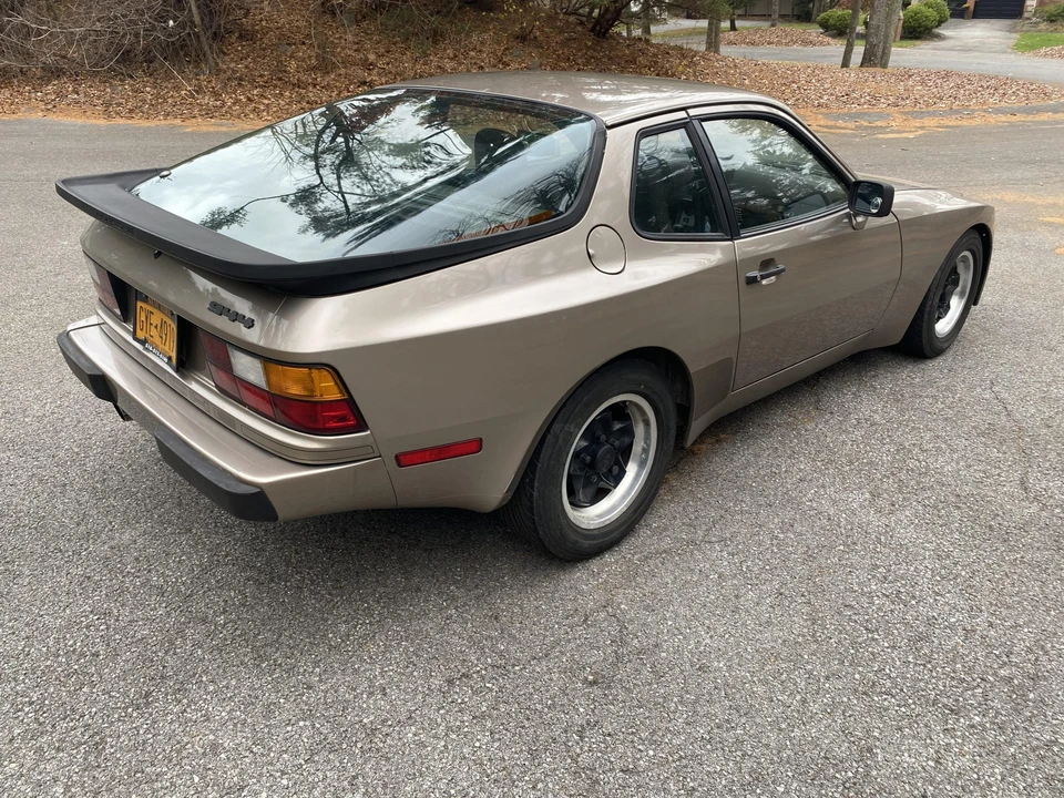 1984 Porsche 944 - Image 21 of 31