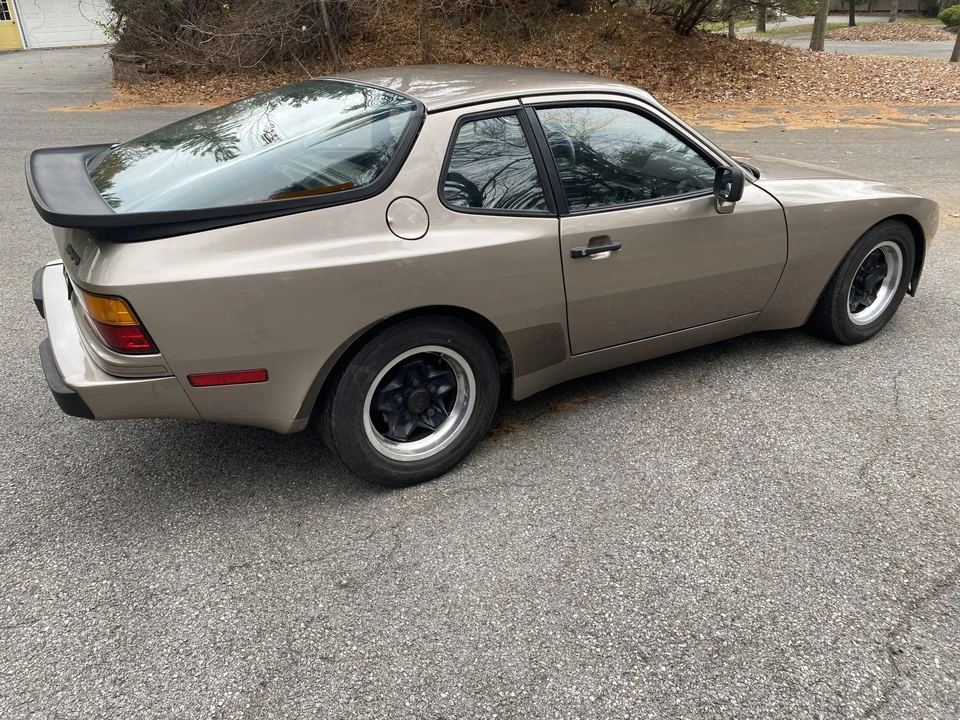 1984 Porsche 944 - Image 19 of 31