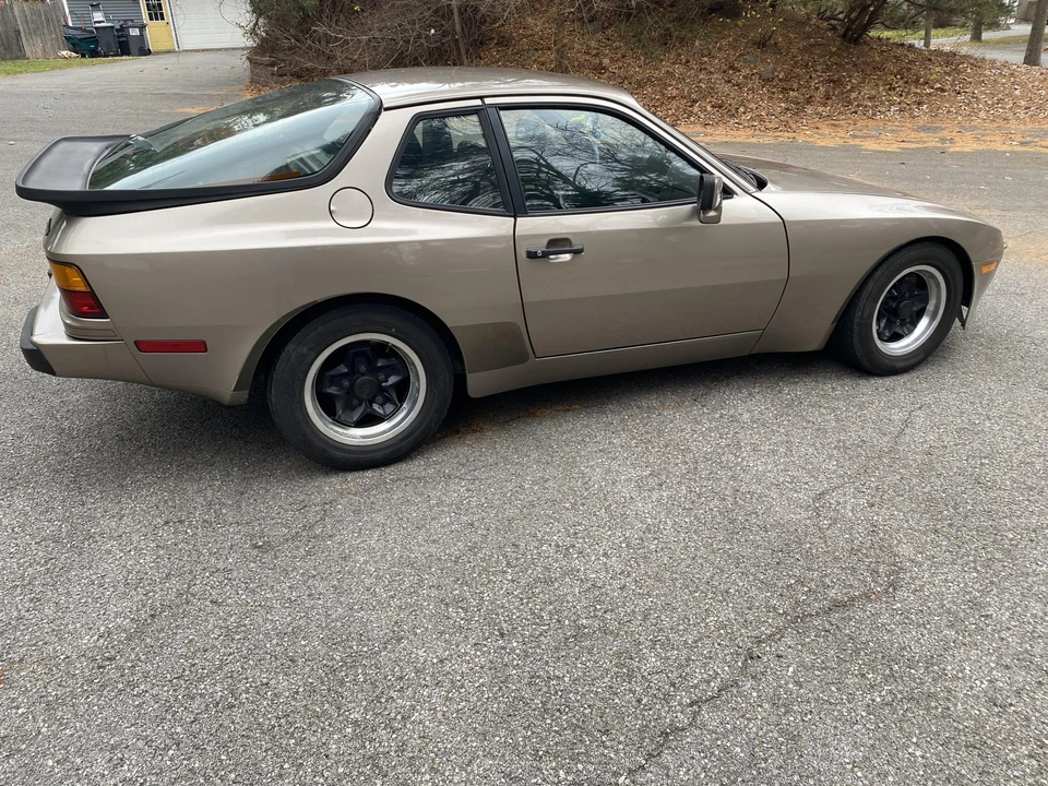 1984 Porsche 944 - Image 18 of 31