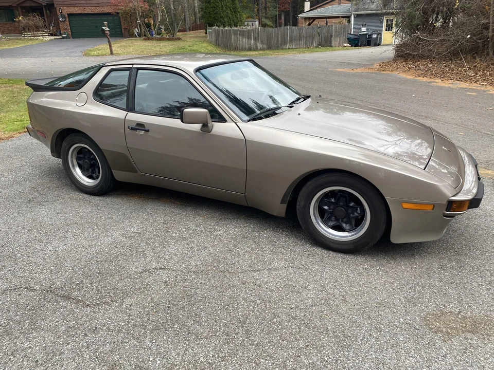 1984 Porsche 944 - Image 16 of 31