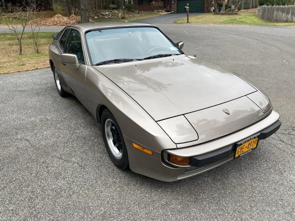 1984 Porsche 944 - Image 11 of 31