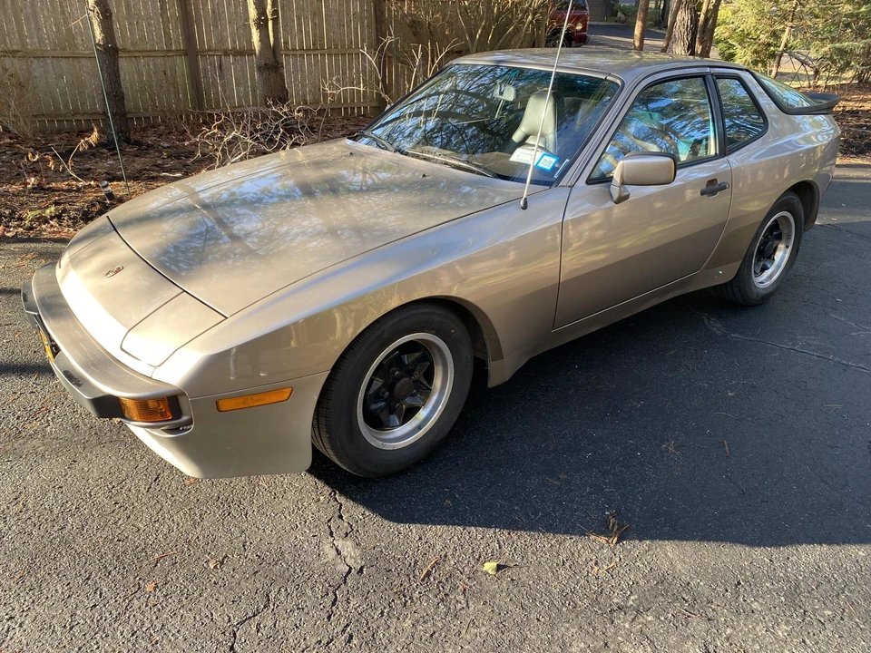 1984 Porsche 944 - Image 3 of 31