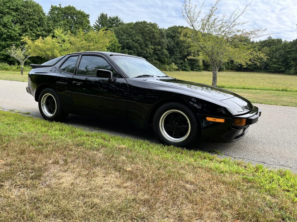 1984 Porsche 944 - Image 10 of 31