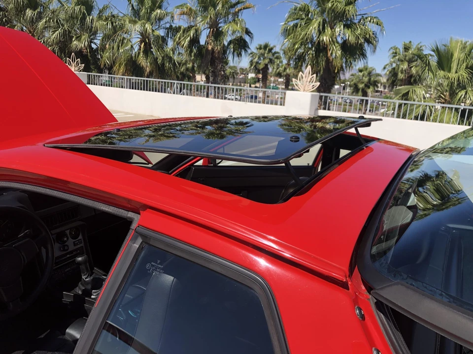 1984 Porsche 944 - Image 28 of 31
