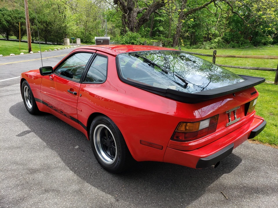 1984 Porsche 944 - Image 10 of 31