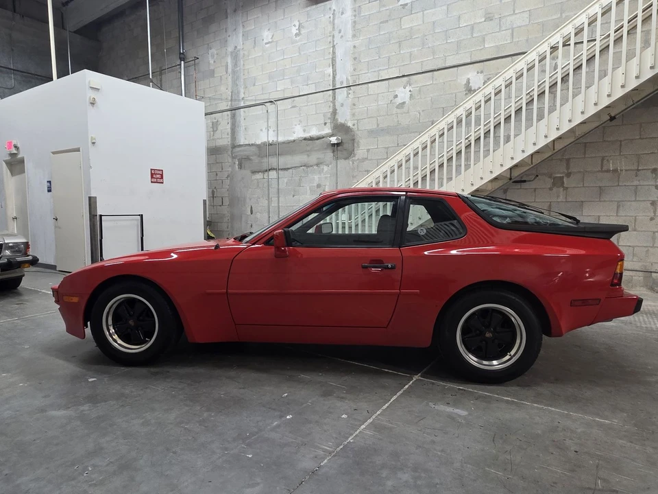 1984 Porsche 944 - Image 23 of 31