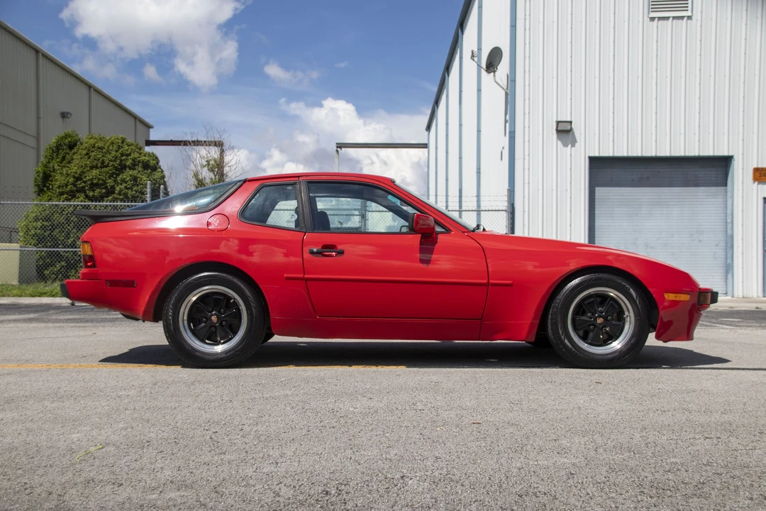 1984 Porsche 944 - Image 10 of 31