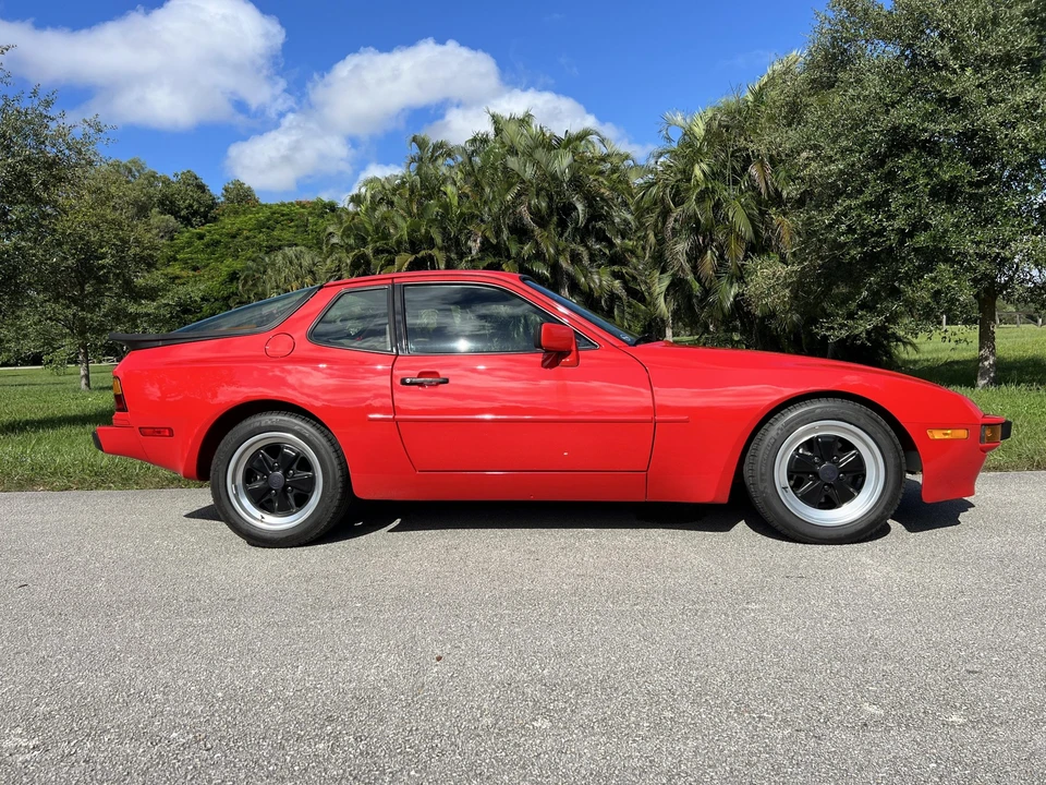 1984 Porsche 944 - Image 28 of 31