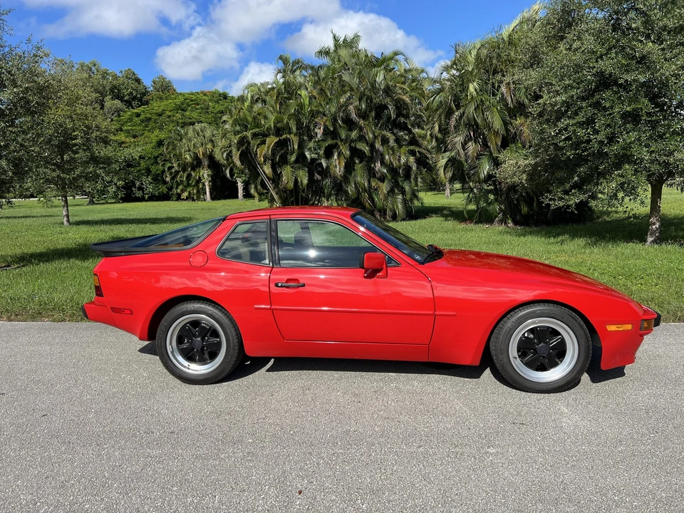 1984 Porsche 944 - Image 27 of 31