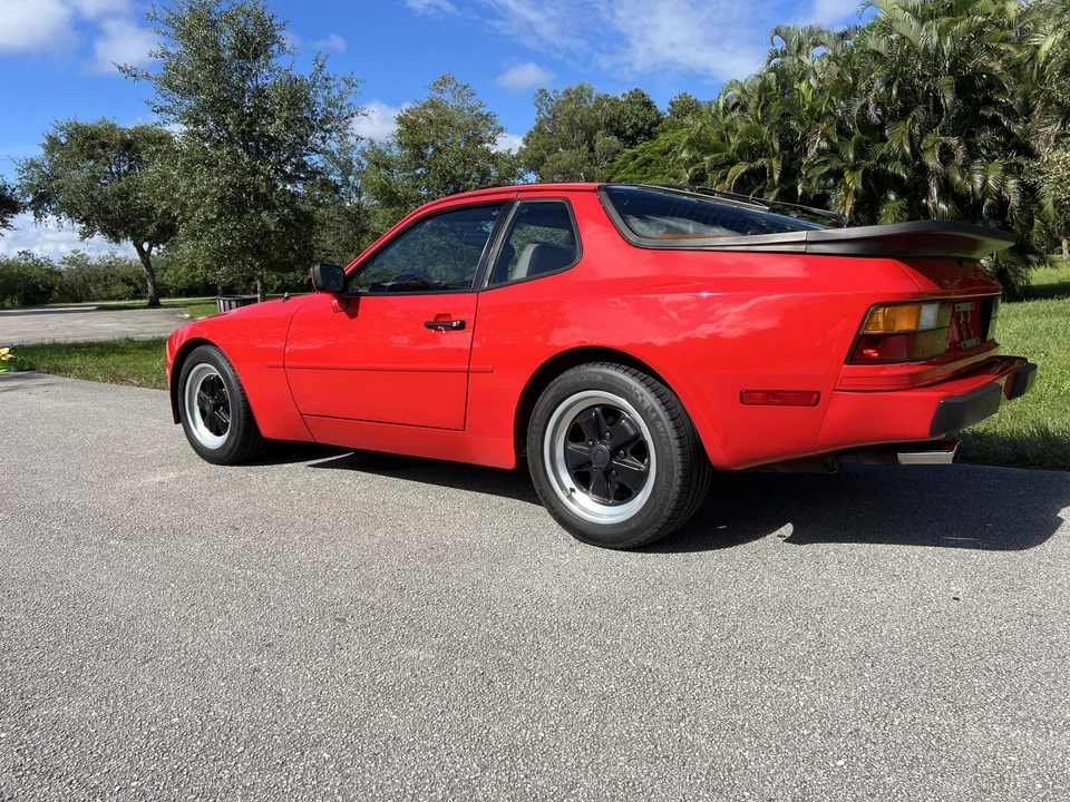 1984 Porsche 944 - Image 22 of 31
