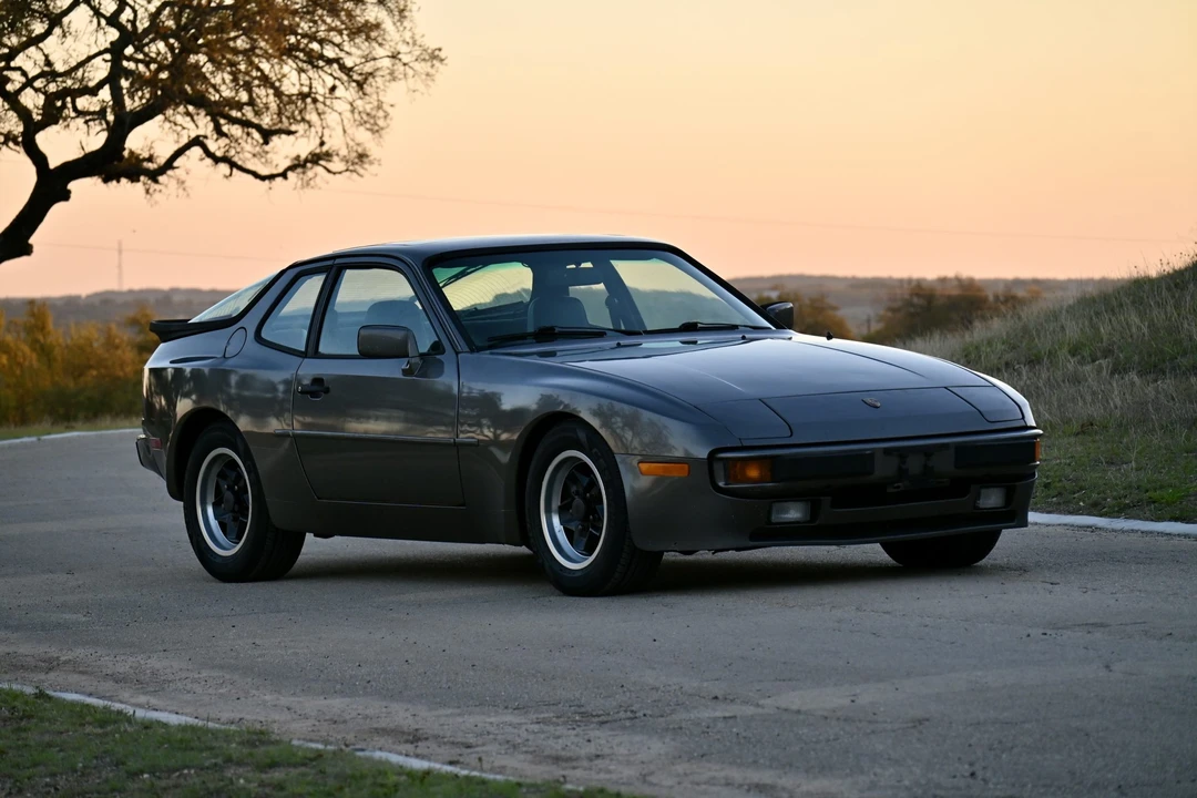 1984 Porsche 944 - Image 14 of 31