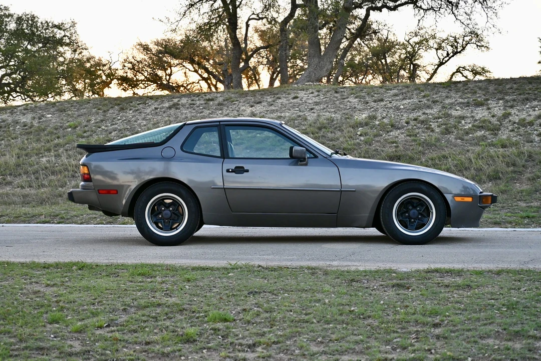 1984 Porsche 944 - Image 13 of 31
