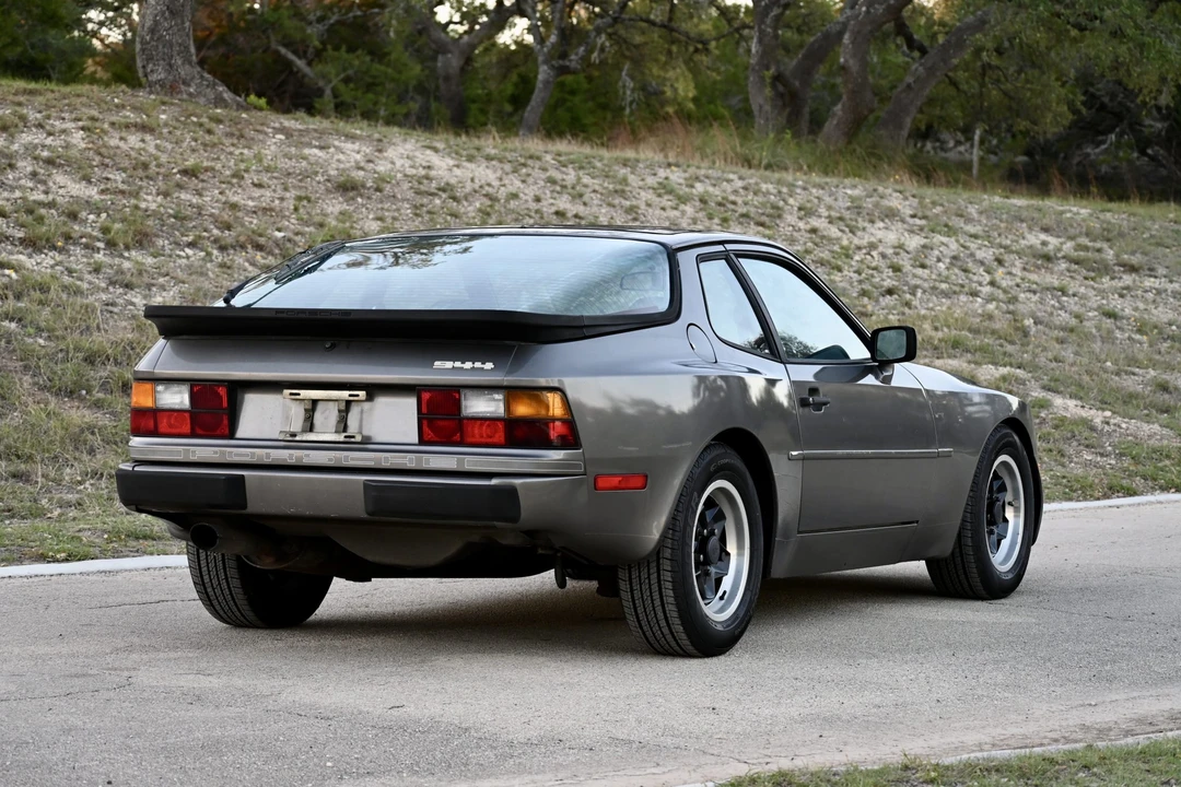 1984 Porsche 944 - Image 12 of 31