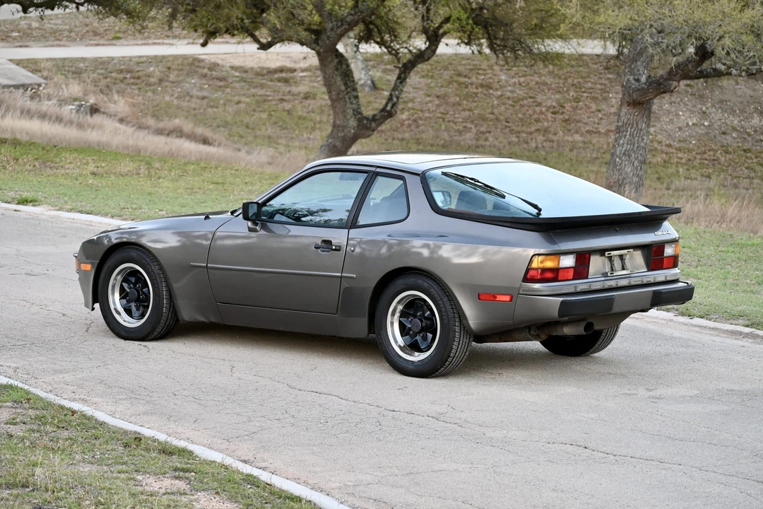 1984 Porsche 944 - Image 8 of 31