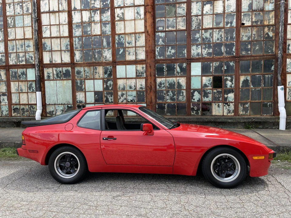 1984 Porsche 944 - Image 11 of 31