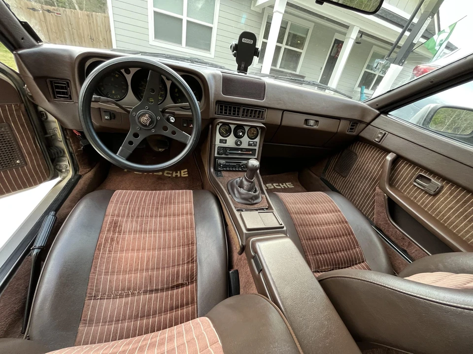1984 Porsche 944 - Image 26 of 31