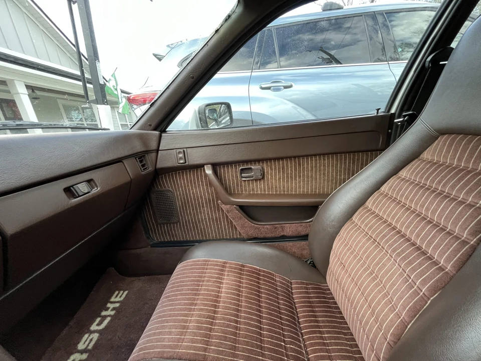 1984 Porsche 944 - Image 29 of 31