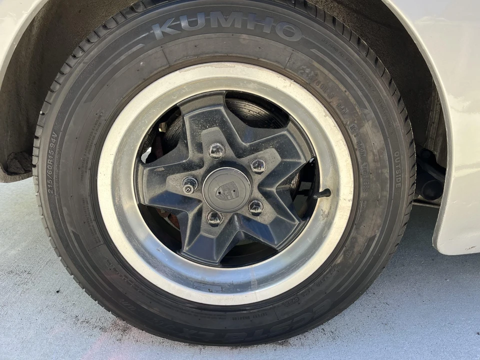 1984 Porsche 944 - Image 20 of 31