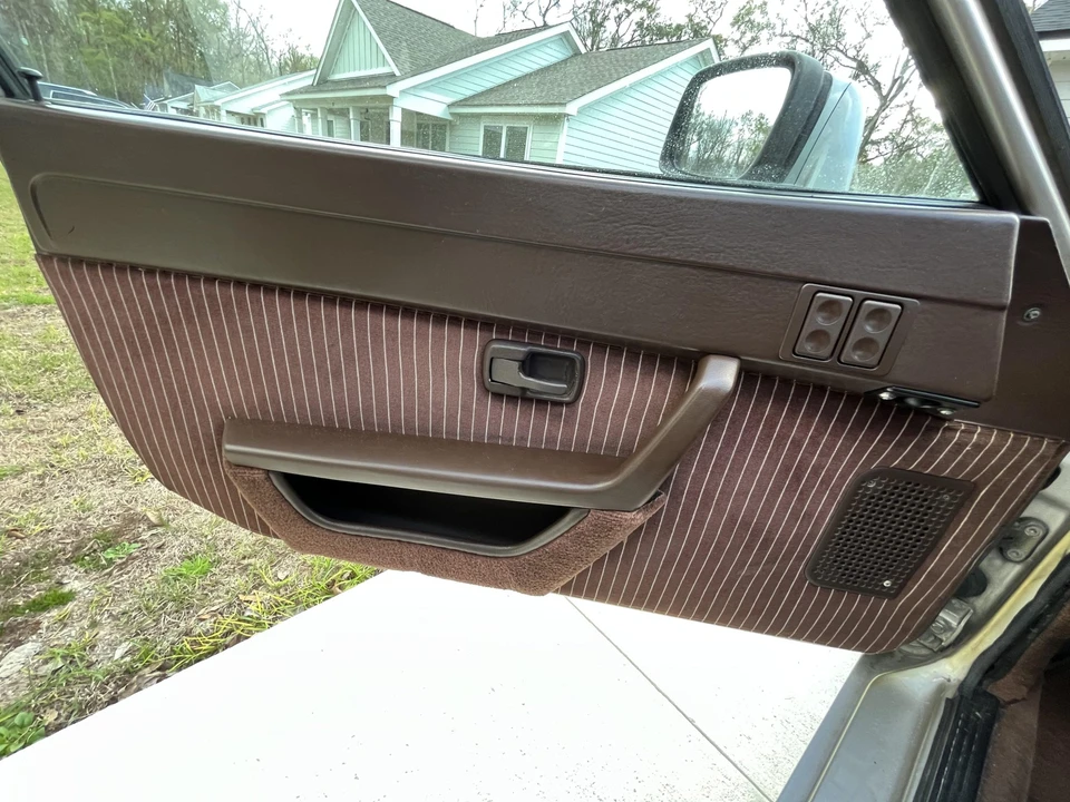 1984 Porsche 944 - Image 27 of 31