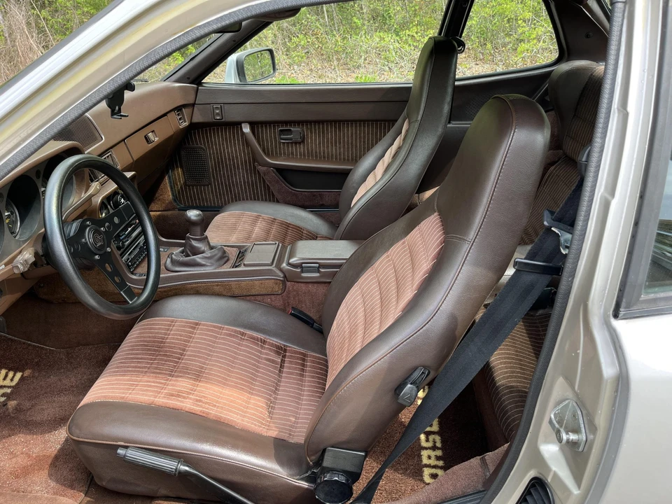 1984 Porsche 944 - Image 23 of 31