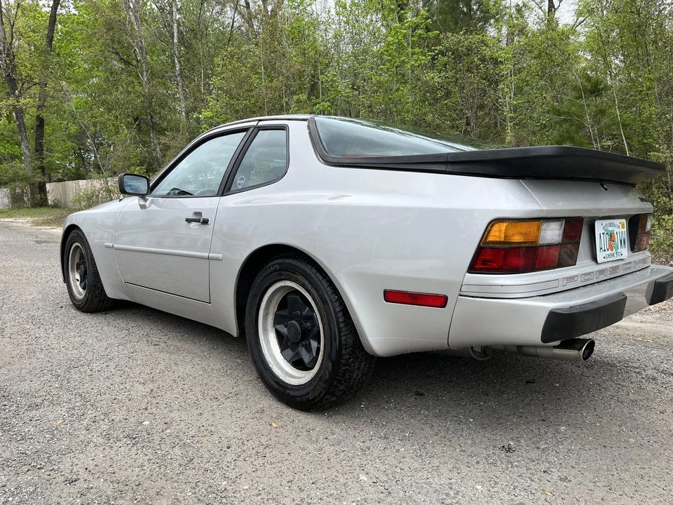1984 Porsche 944 - Image 8 of 31