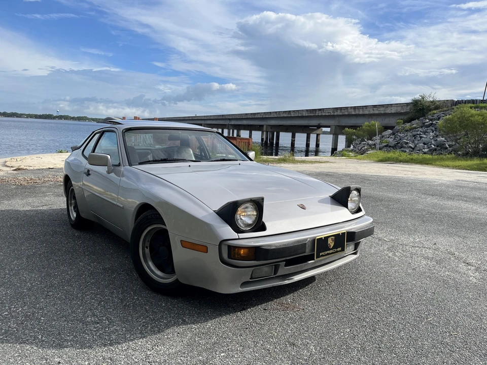 1984 Porsche 944 - Image 11 of 31