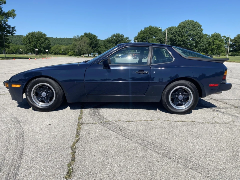1984 Porsche 944 - Image 4 of 31