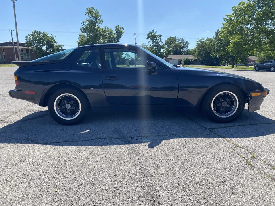 1984 Porsche 944 - Image 12 of 31