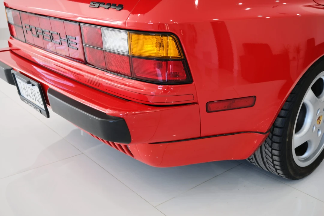 1984 Porsche 944 - Image 22 of 31