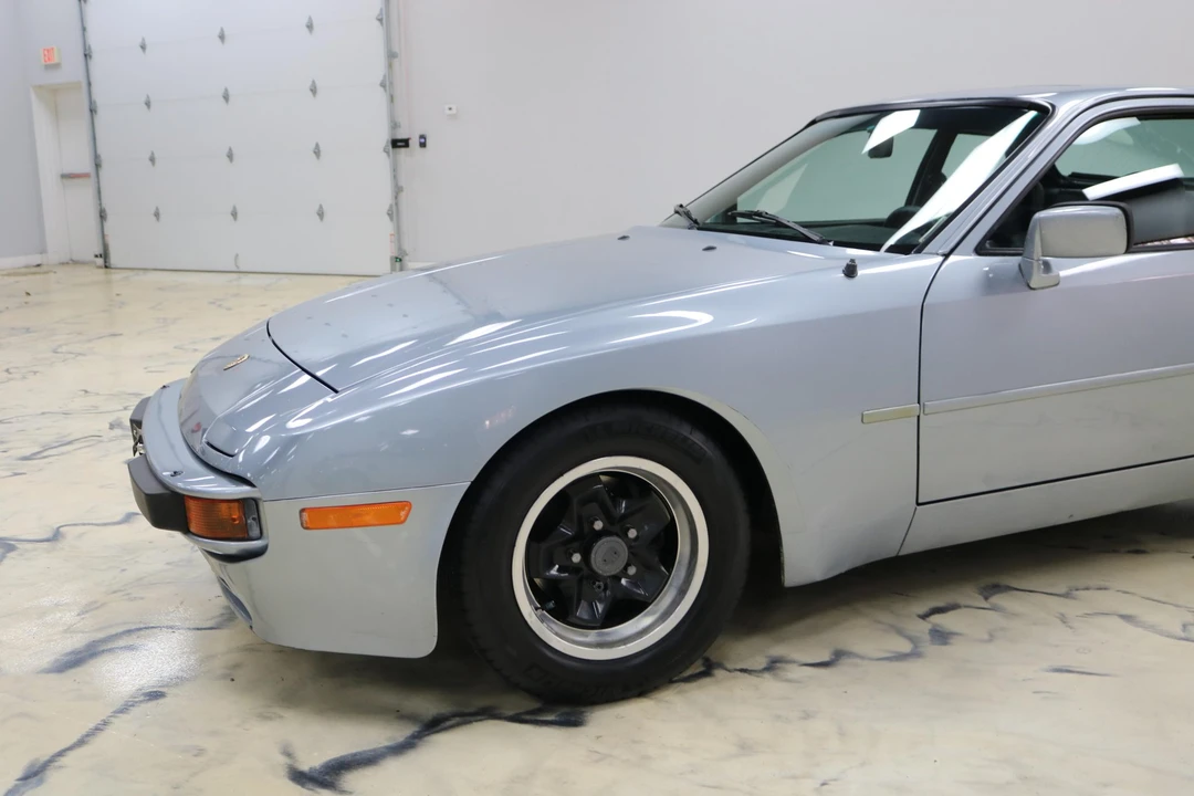 1984 Porsche 944 - Image 17 of 31