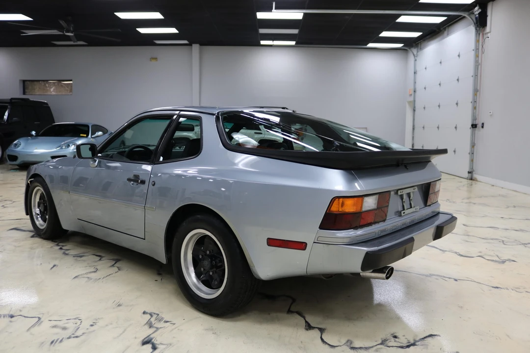 1984 Porsche 944 - Image 12 of 31